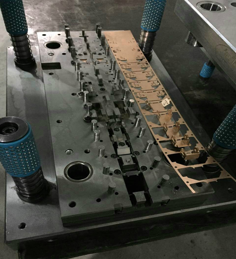 Sheet metal stamping die
